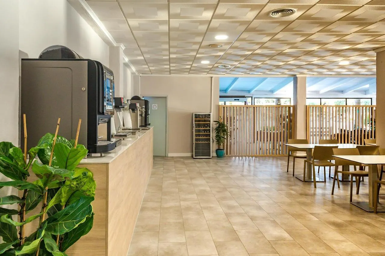 Fergus Club Carema Splash Playas De Fornells Aparthotel