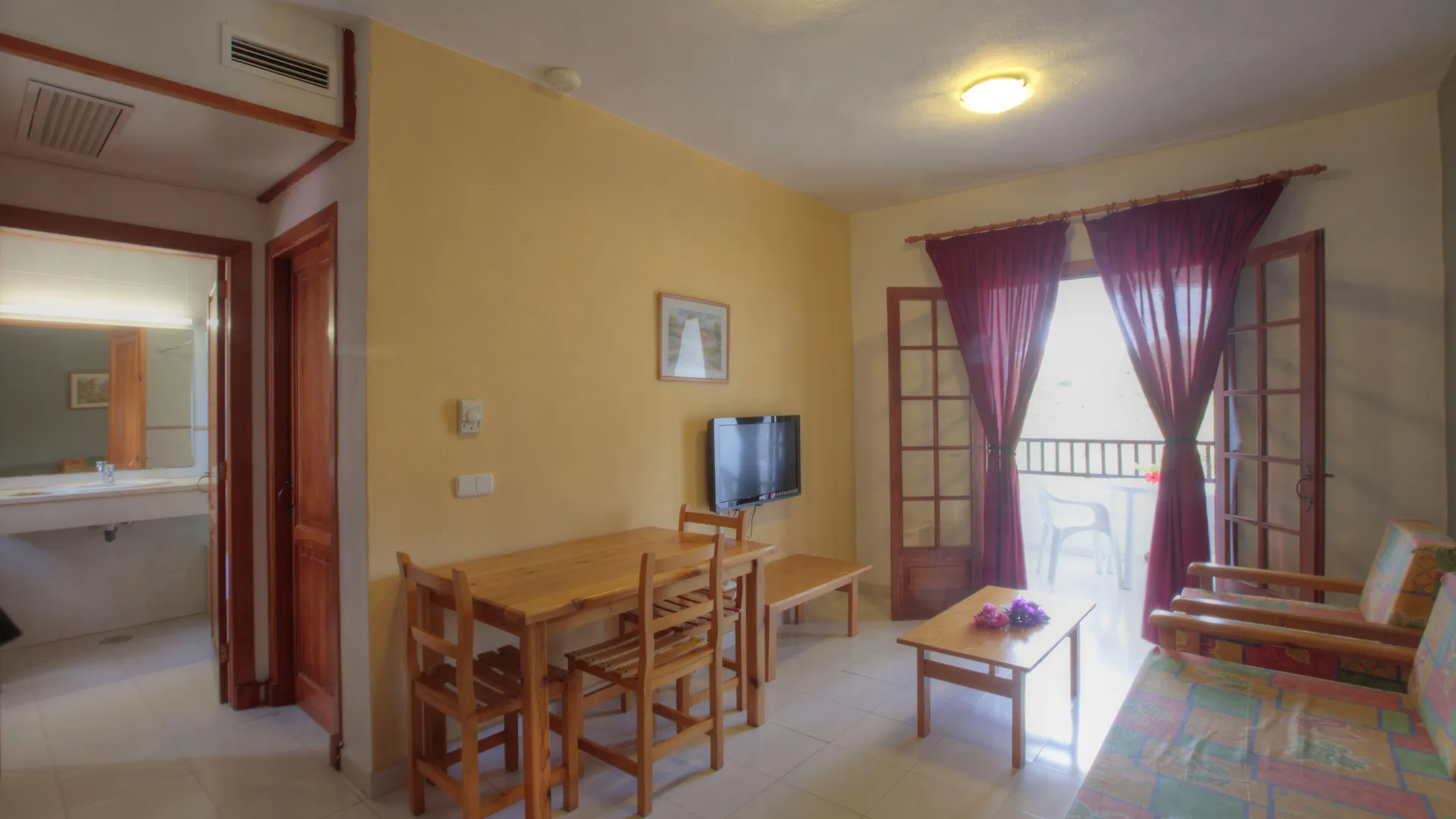 Aparthotel Fergus Club Carema Splash Playas De Fornells